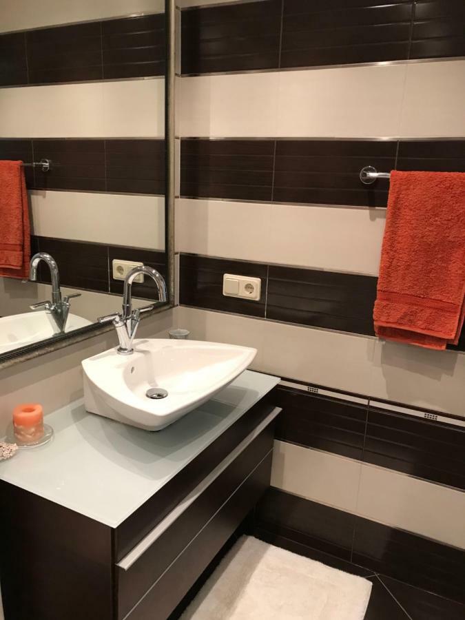 R&W Apartment พาลังกา ภายนอก รูปภาพ