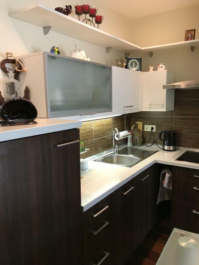 R&W Apartment พาลังกา ภายนอก รูปภาพ